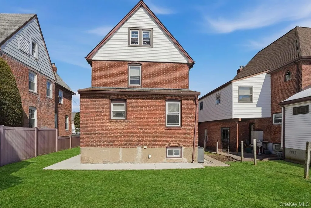 56 Northumberland Lynbrook NY 11563