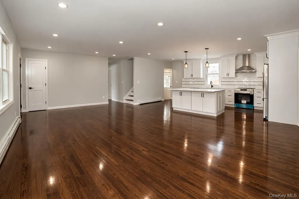 7 Amherst Place Massapequa NY 11758