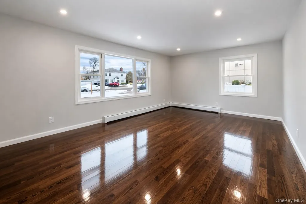 7 Amherst Place Massapequa NY 11758