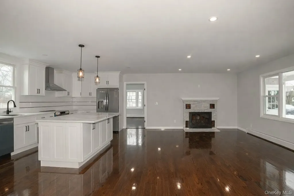 7 Amherst Place Massapequa NY 11758