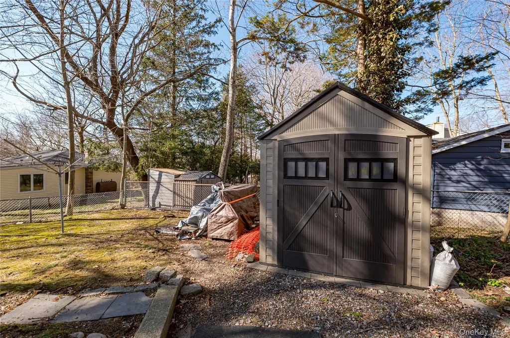 75 Herod Point Road Wading River NY 11792