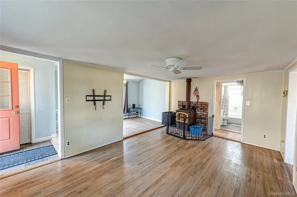 75 Herod Point Road Wading River NY 11792