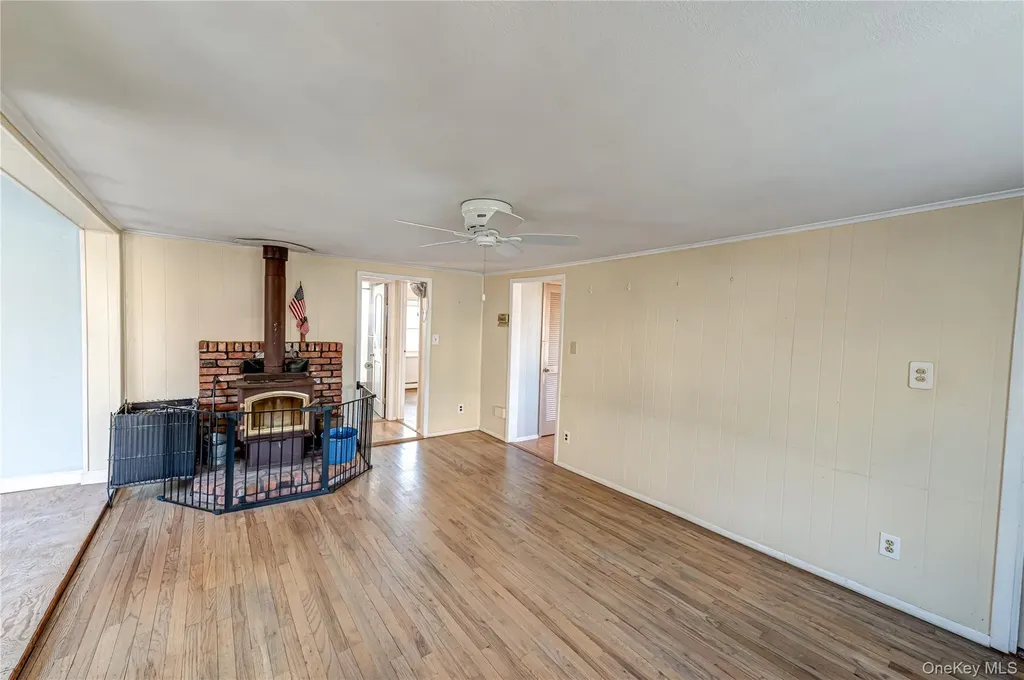 75 Herod Point Road Wading River NY 11792