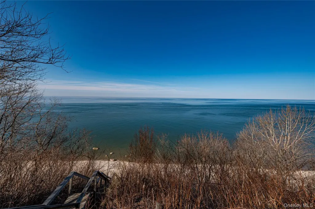 75 Herod Point Road Wading River NY 11792