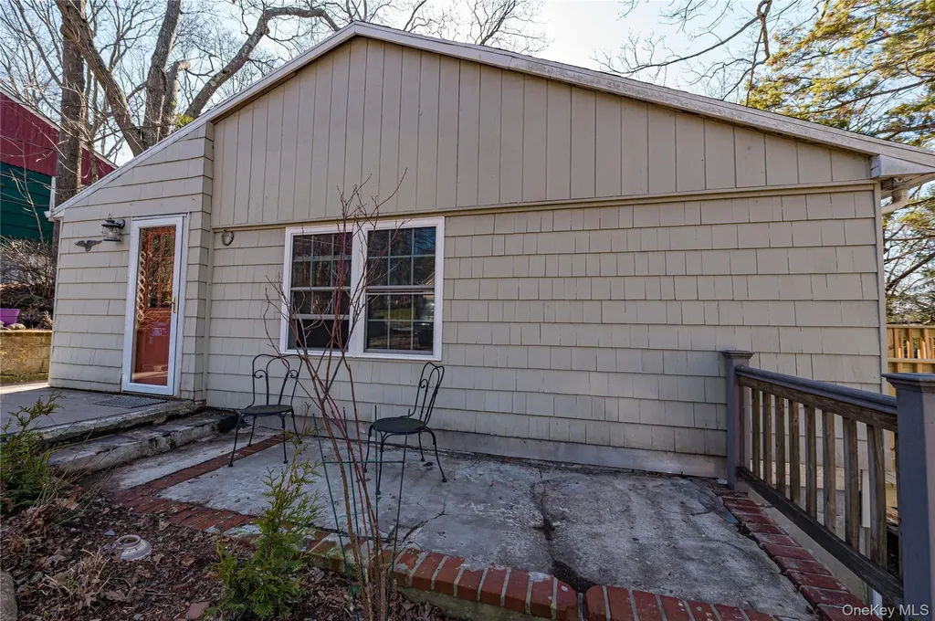 75 Herod Point Road Wading River NY 11792