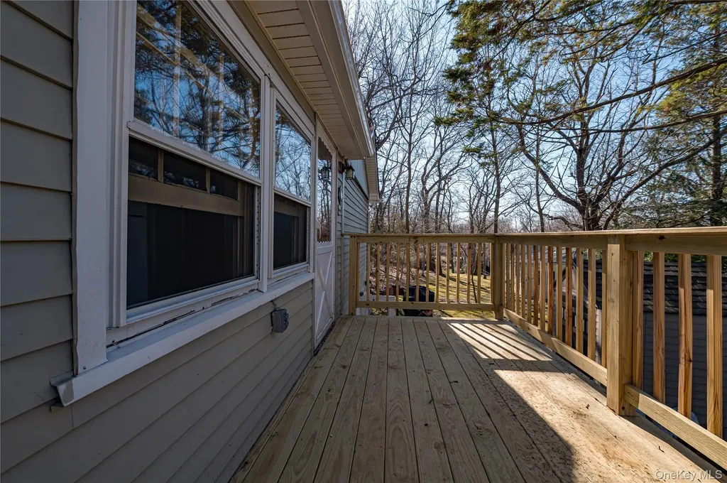 75 Herod Point Road Wading River NY 11792