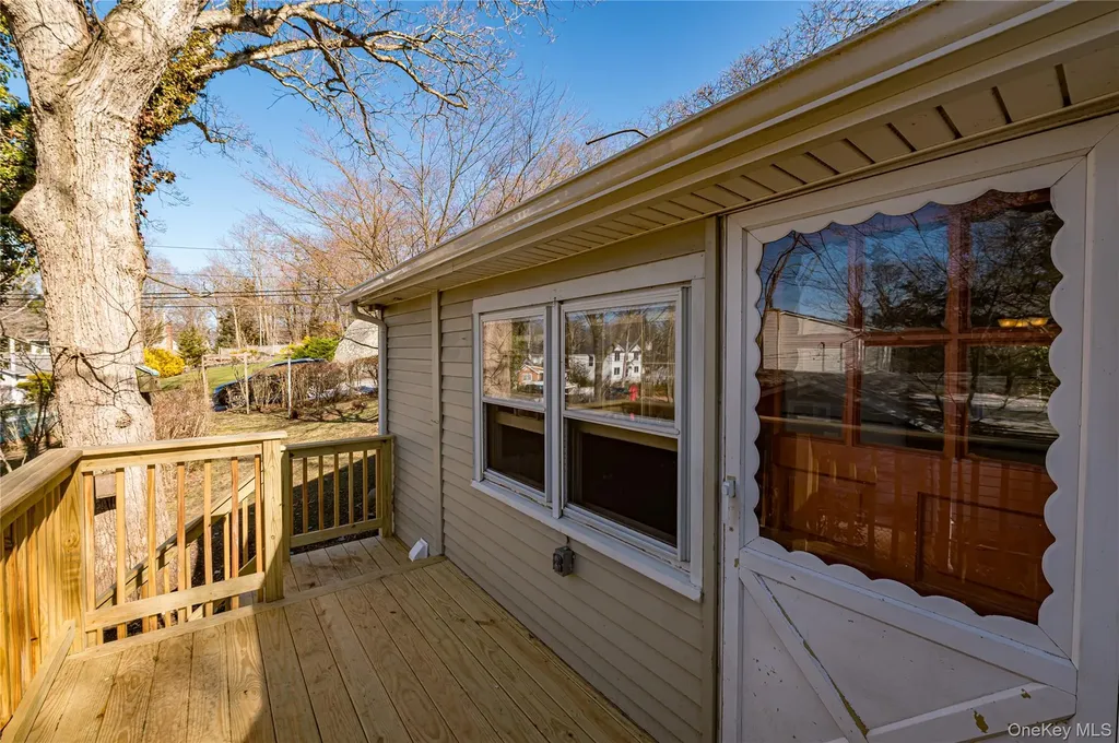 75 Herod Point Road Wading River NY 11792