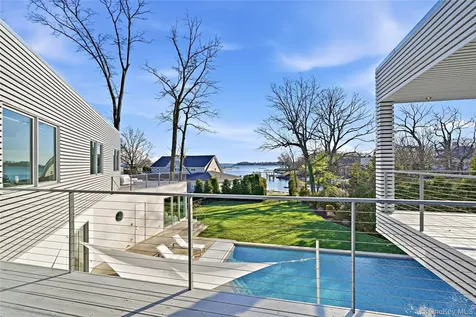 840 Pirates Cove Mamaroneck NY 10543