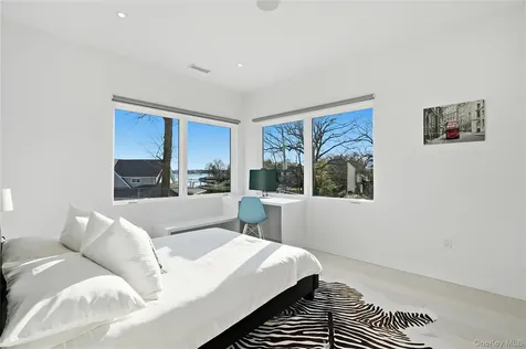 840 Pirates Cove Mamaroneck NY 10543