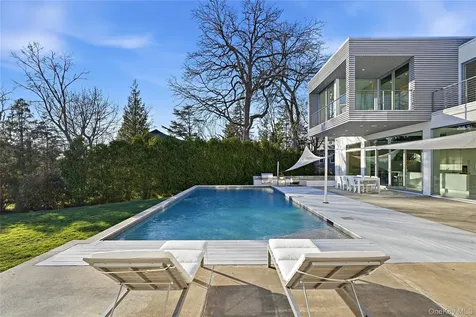 840 Pirates Cove Mamaroneck NY 10543
