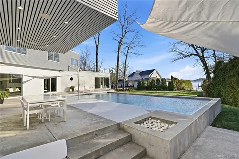 840 Pirates Cove Mamaroneck NY 10543