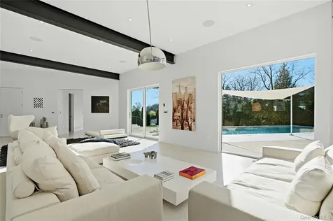 840 Pirates Cove Mamaroneck NY 10543