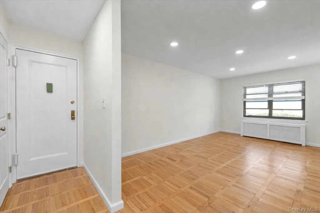 1197 E Broadway Hewlett NY 11557