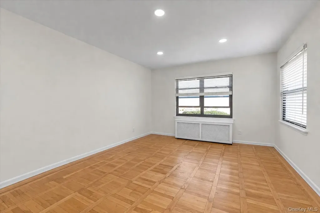 1197 E Broadway Hewlett NY 11557