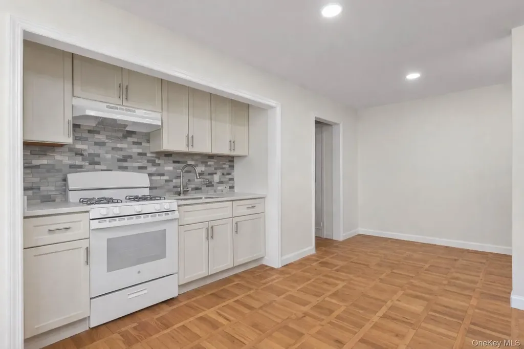1197 E Broadway Hewlett NY 11557
