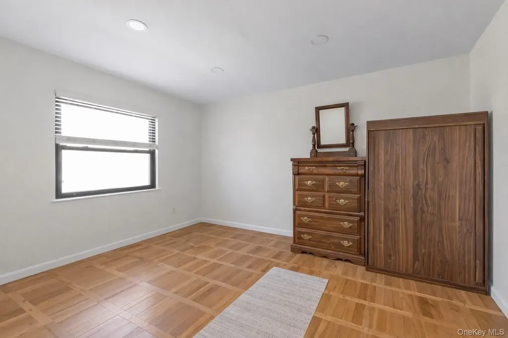 1197 E Broadway Hewlett NY 11557