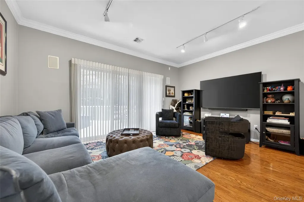 66 Sagamore Drive Plainview NY 11803