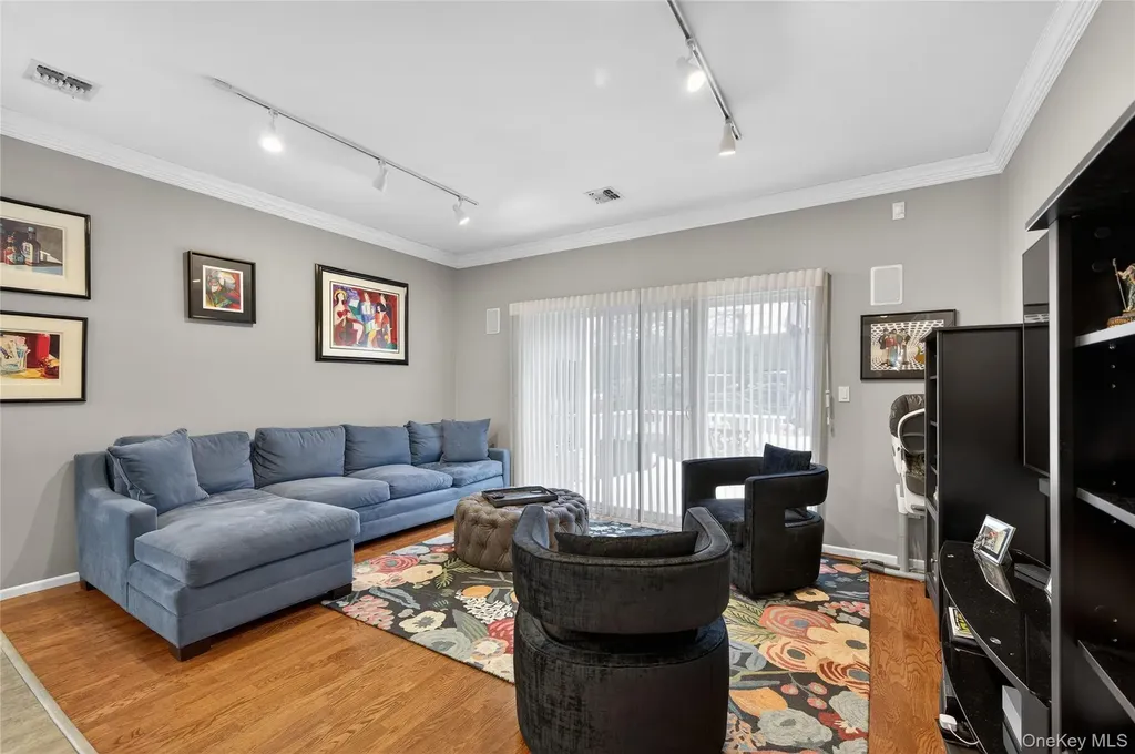 66 Sagamore Drive Plainview NY 11803