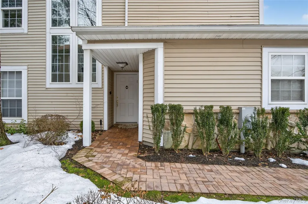 66 Sagamore Drive Plainview NY 11803