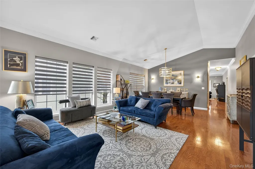 66 Sagamore Drive Plainview NY 11803