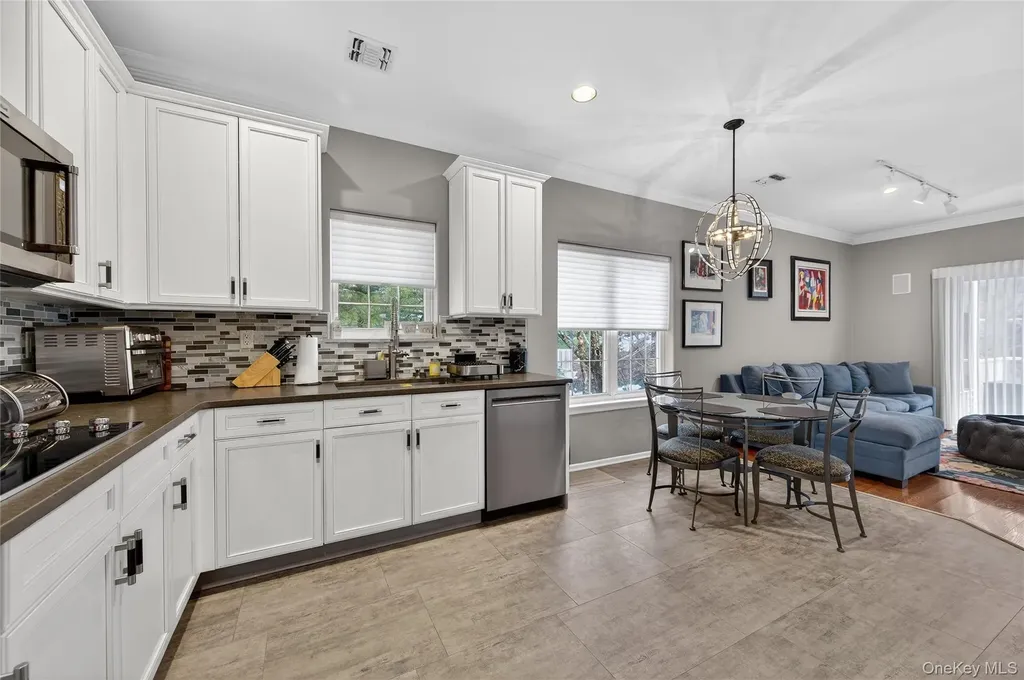 66 Sagamore Drive Plainview NY 11803