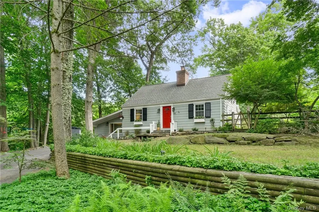 64 Pine Cliff Road Chappaqua NY 10514
