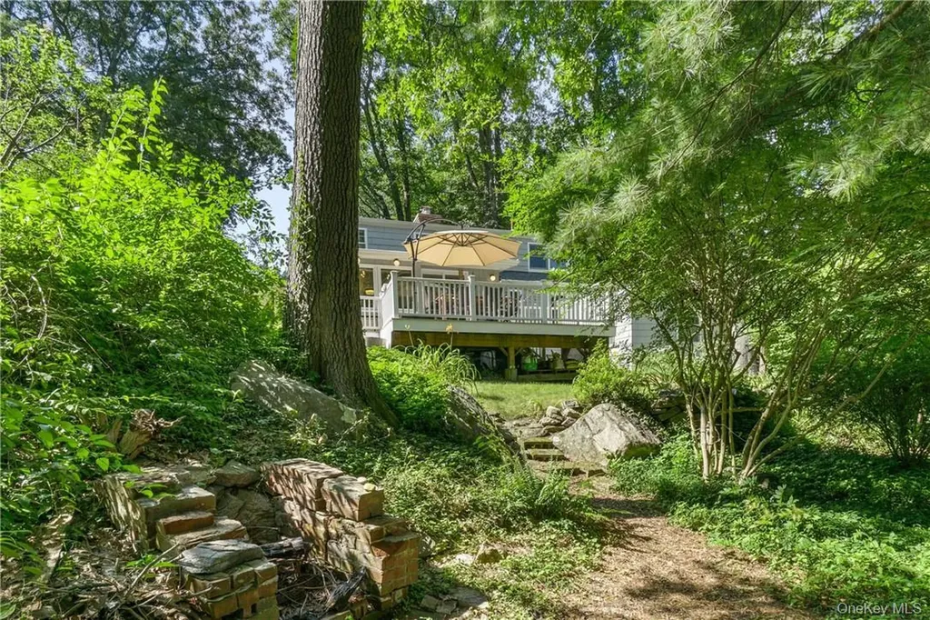 64 Pine Cliff Road Chappaqua NY 10514