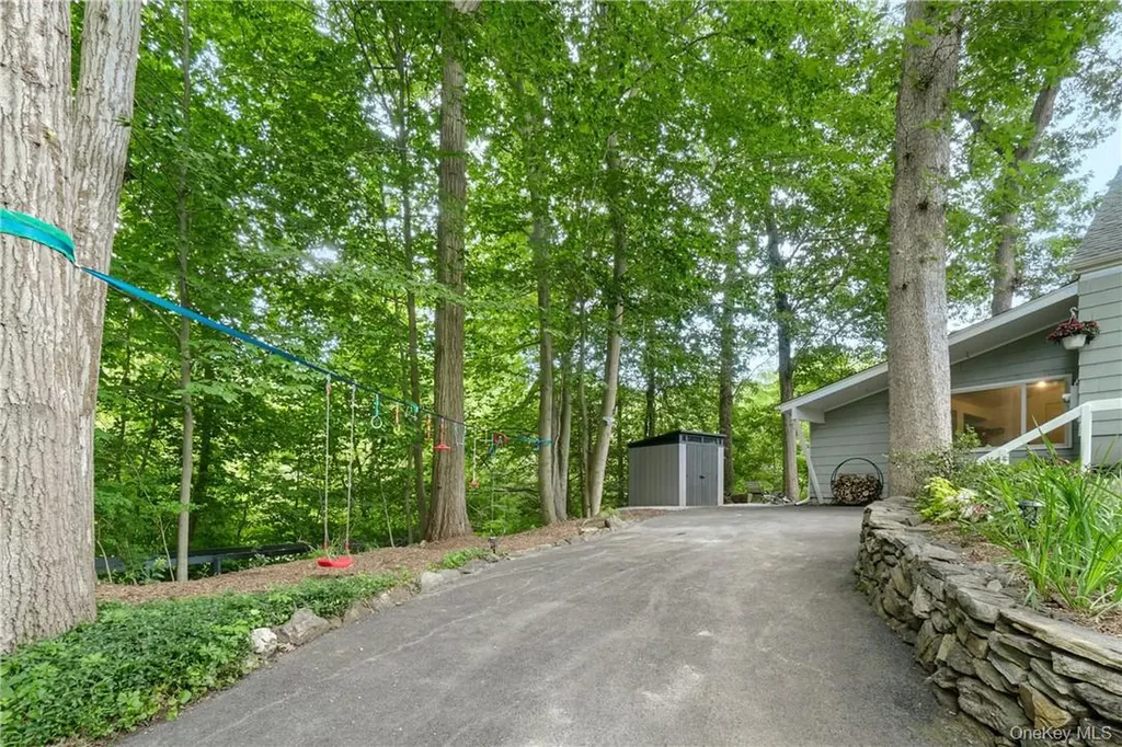 64 Pine Cliff Road Chappaqua NY 10514