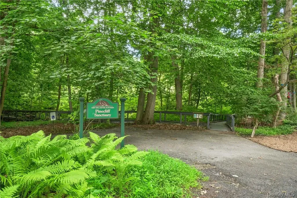 64 Pine Cliff Road Chappaqua NY 10514