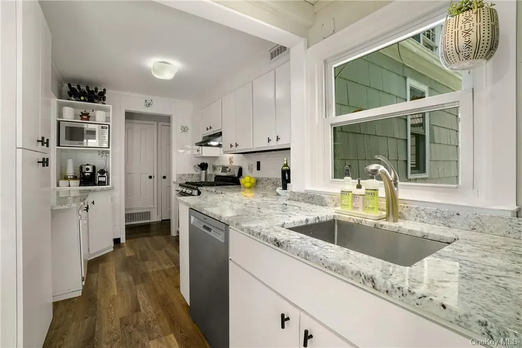 64 Pine Cliff Road Chappaqua NY 10514
