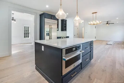 989 Freedom Road Pleasant Valley NY 12569
