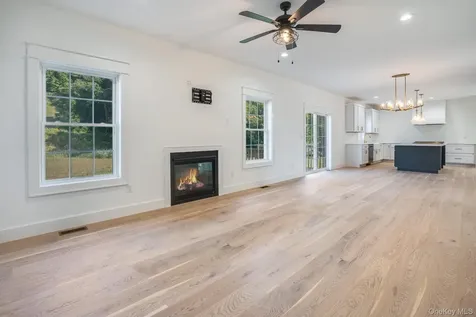 989 Freedom Road Pleasant Valley NY 12569