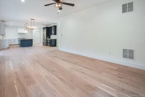 989 Freedom Road Pleasant Valley NY 12569