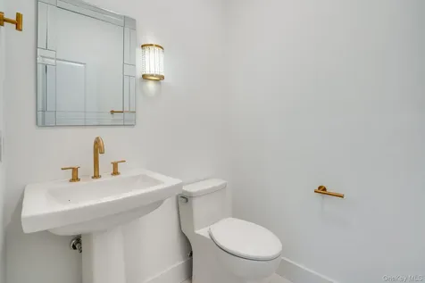 989 Freedom Road Pleasant Valley NY 12569