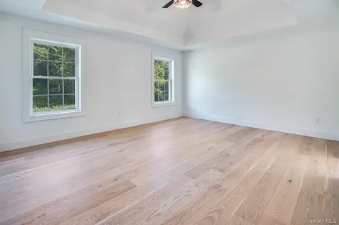 989 Freedom Road Pleasant Valley NY 12569