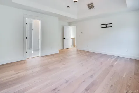 989 Freedom Road Pleasant Valley NY 12569