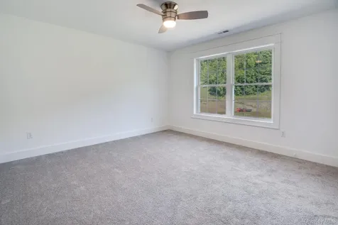 989 Freedom Road Pleasant Valley NY 12569