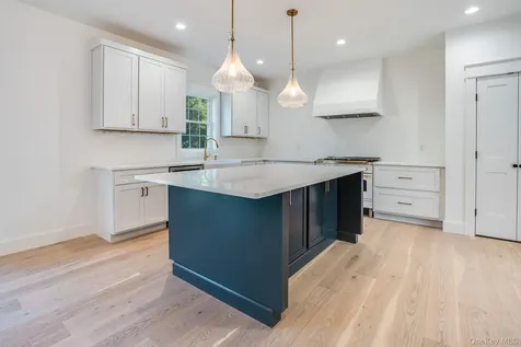 989 Freedom Road Pleasant Valley NY 12569