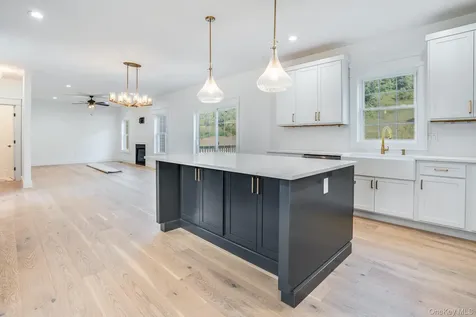 989 Freedom Road Pleasant Valley NY 12569