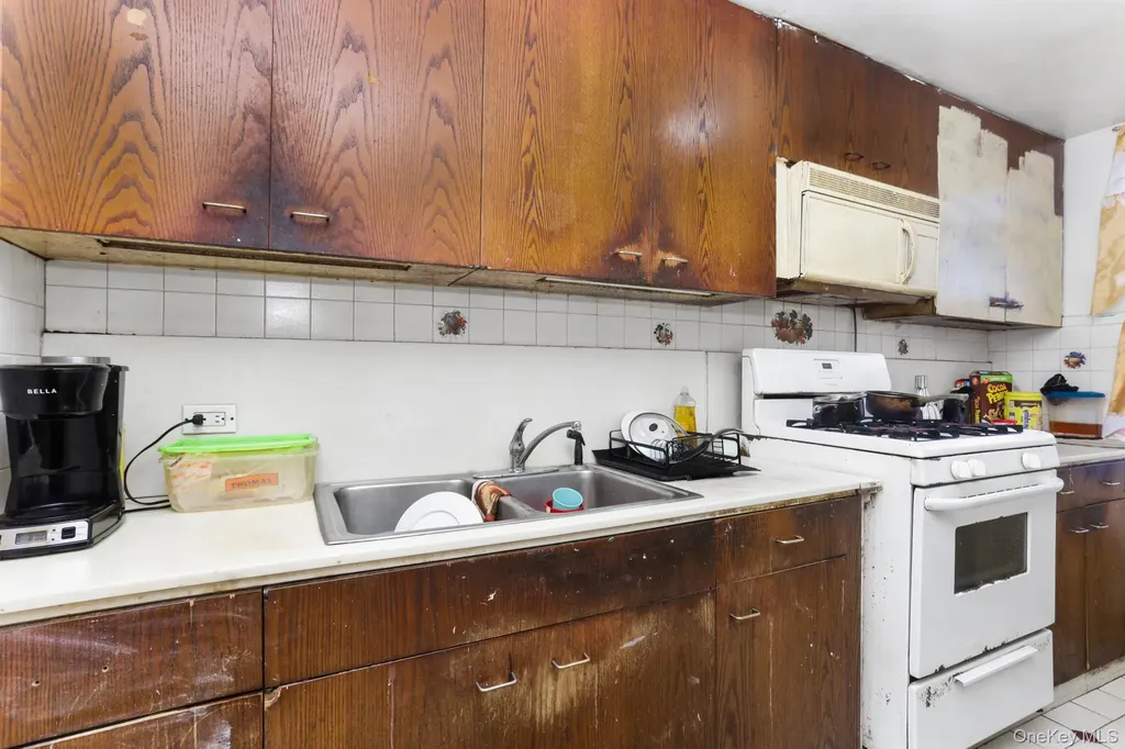661 Jefferson Place Bronx NY 10456