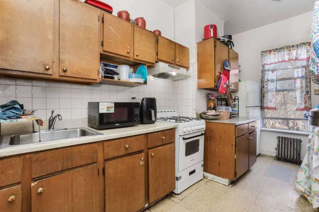 661 Jefferson Place Bronx NY 10456