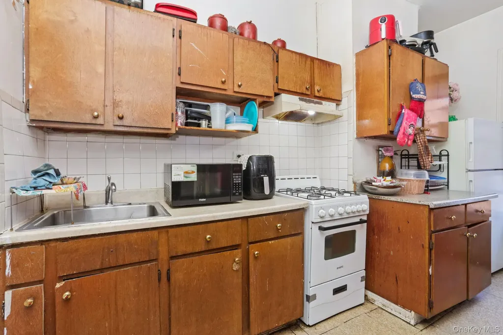 661 Jefferson Place Bronx NY 10456