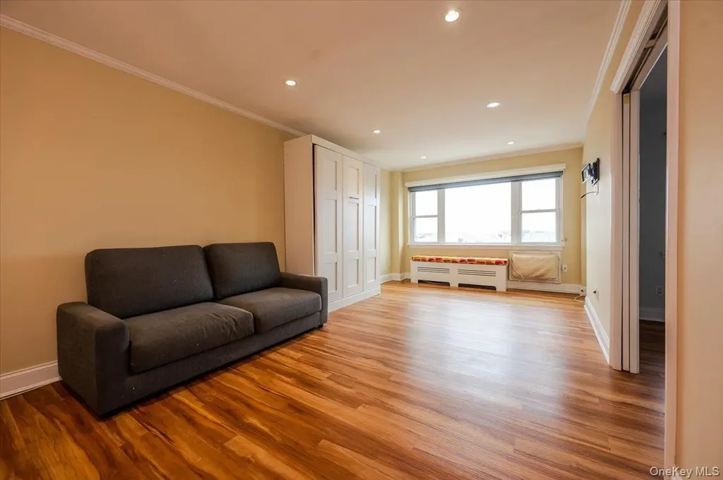 740 E Broadway Long Beach NY 11561