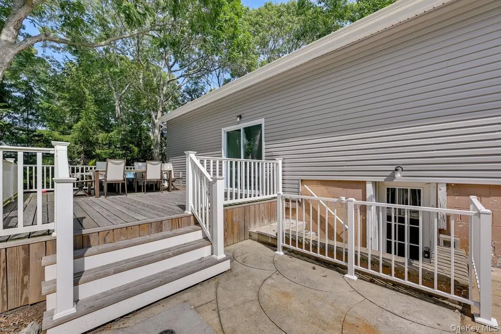 2 Fairview Road Hampton Bays NY 11946