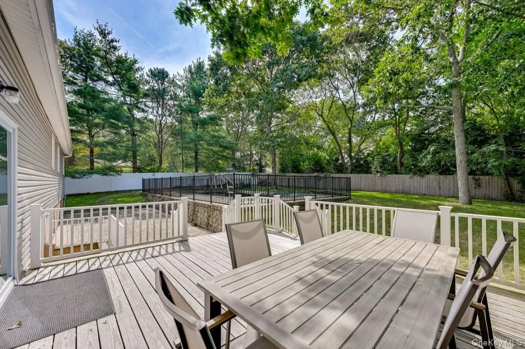 2 Fairview Road Hampton Bays NY 11946
