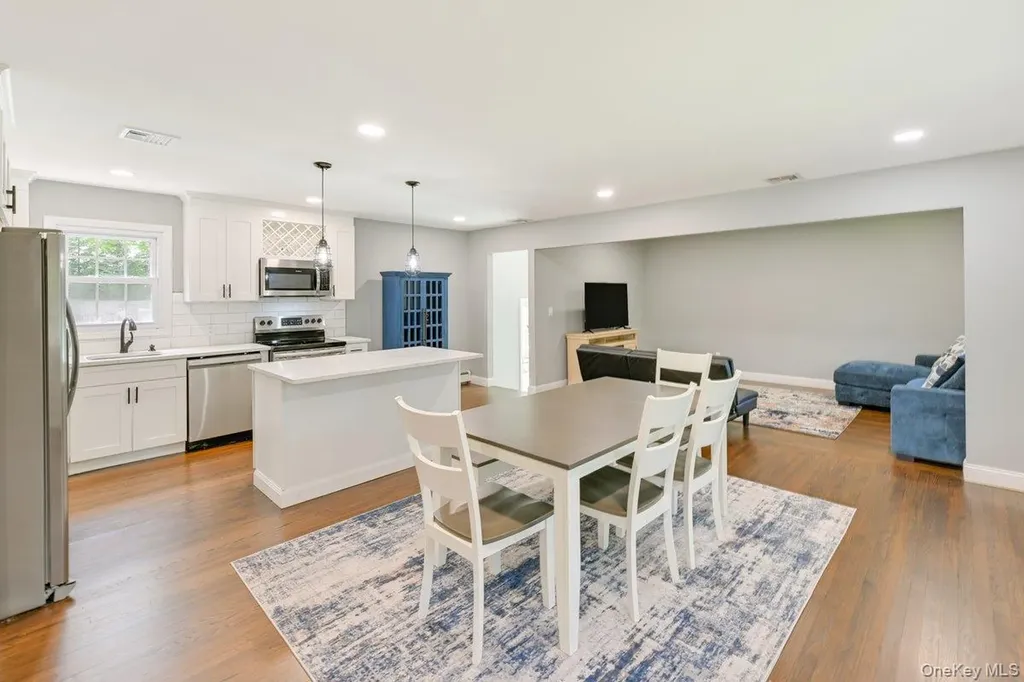 2 Fairview Road Hampton Bays NY 11946