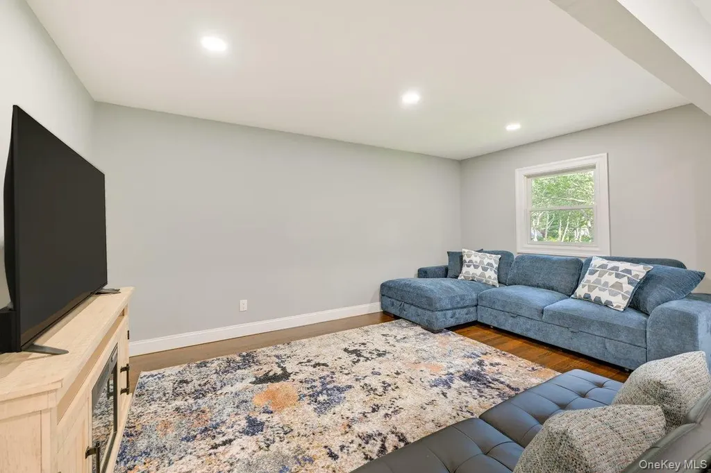 2 Fairview Road Hampton Bays NY 11946