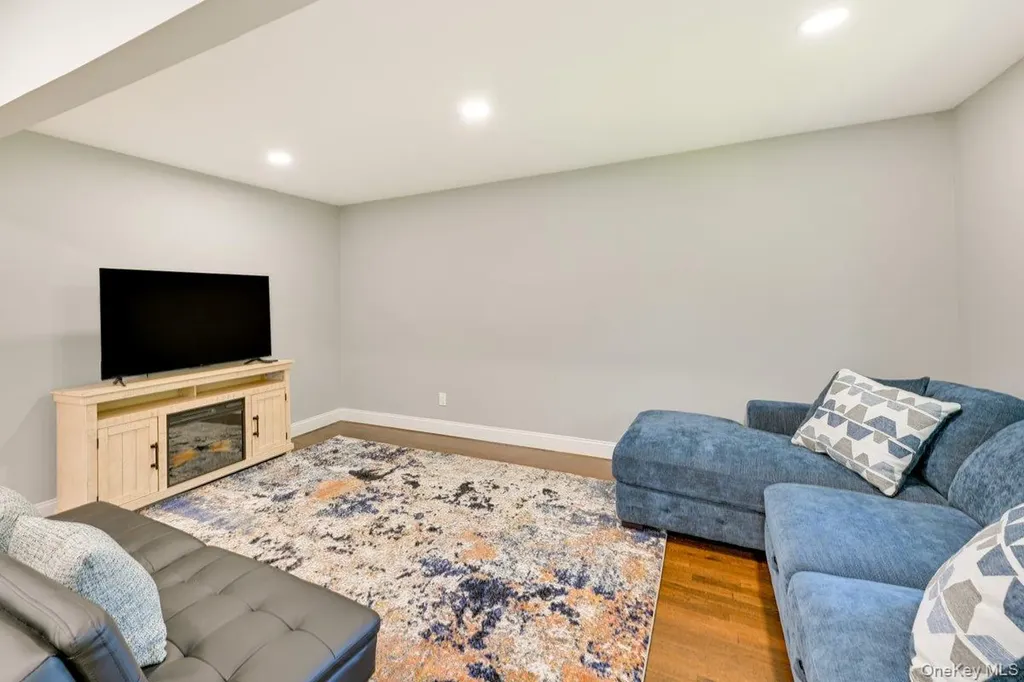 2 Fairview Road Hampton Bays NY 11946