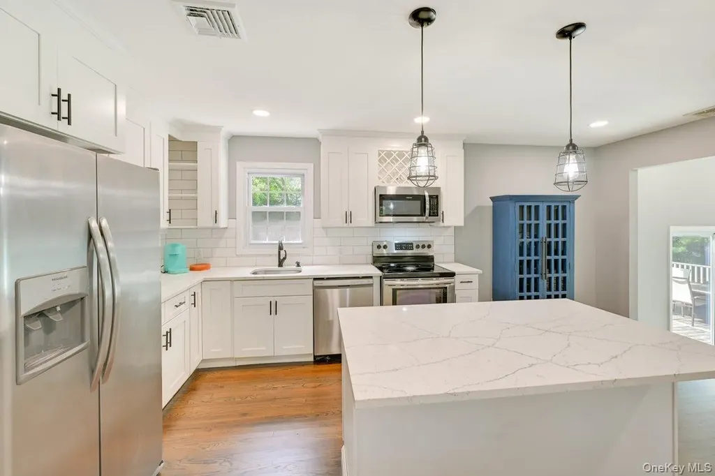 2 Fairview Road Hampton Bays NY 11946