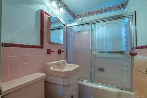 8610 250th Street Bellerose NY 11426